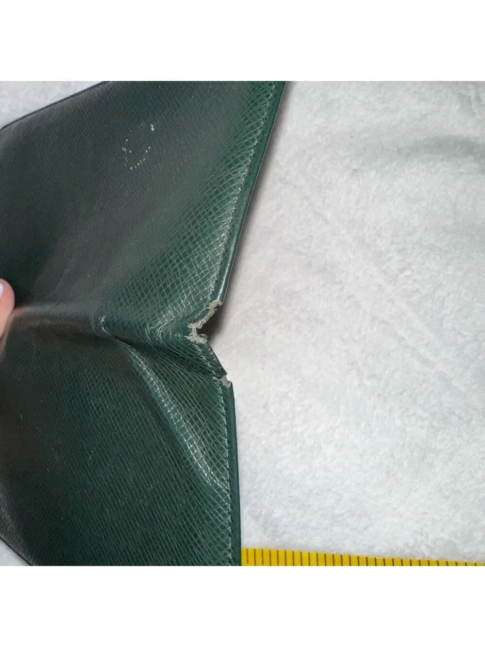 AUTHENTIC MEN'S LOUIS VUITTON BLACK GREEN TAIGA LEATHER PORTE CARTES LONG WALLET